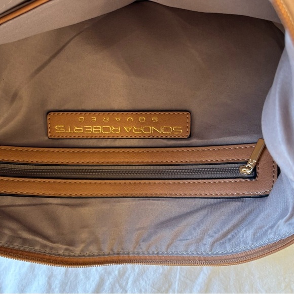 Faux leather clutch - Picture 5 of 6